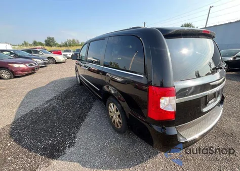 2015 Chrysler Town & Country Touring z USA, uszkodzony, nr VIN 2C4RC1BG9FR699772